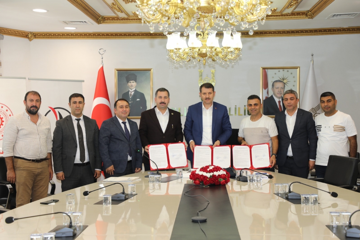 225 Şanlıurfalı Genç, Yeni Tekstil Fabrikasında İstihdam Edilecek