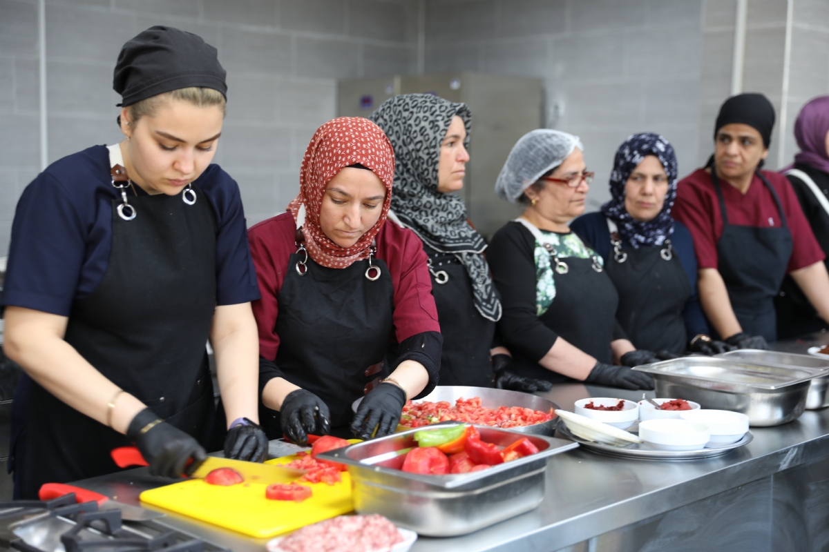 Siverekli Kadınlar, Gastronomi ve Girişimcilik Merkezi ile Kendi İşlerini Kuruyor