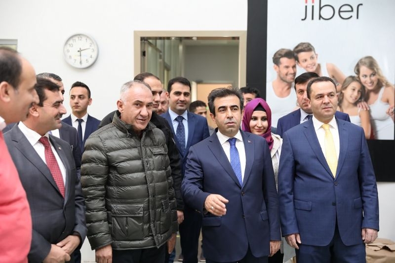Vali Güzeloğlu Başkanlığında Tekstil OSB’deki Gelişmeler Ele Alındı