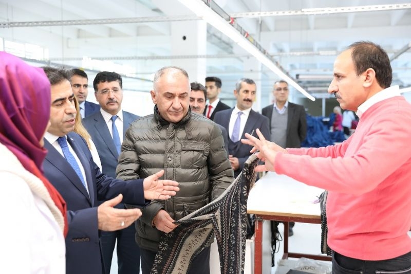 Vali Güzeloğlu Başkanlığında Tekstil OSB’deki Gelişmeler Ele Alındı