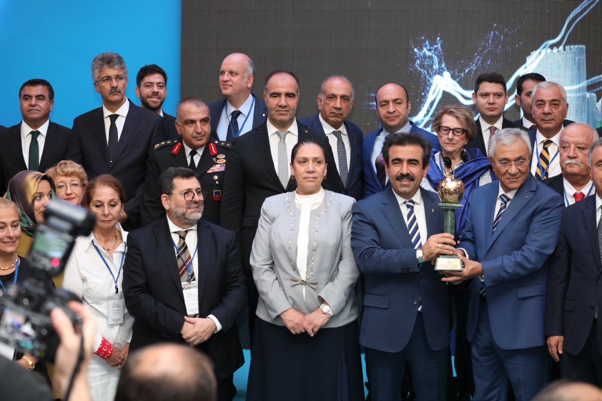 Turizmde Altın Elma Ödülü Törenle Diyarbakır'a Verildi