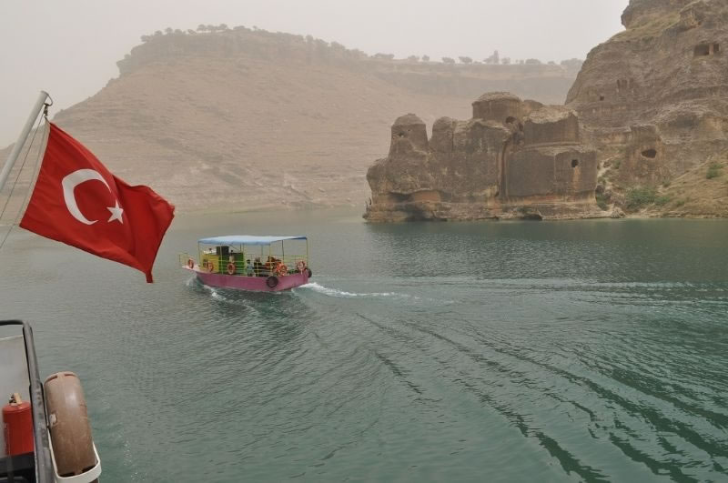 Eğil'de Jet Ski ve Yamaç Paraşütü Keyfi