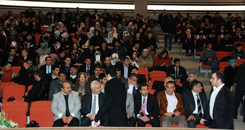 Şutso'dan Bin Kişiye Kariyer ve Kişisel Gelişim Semineri