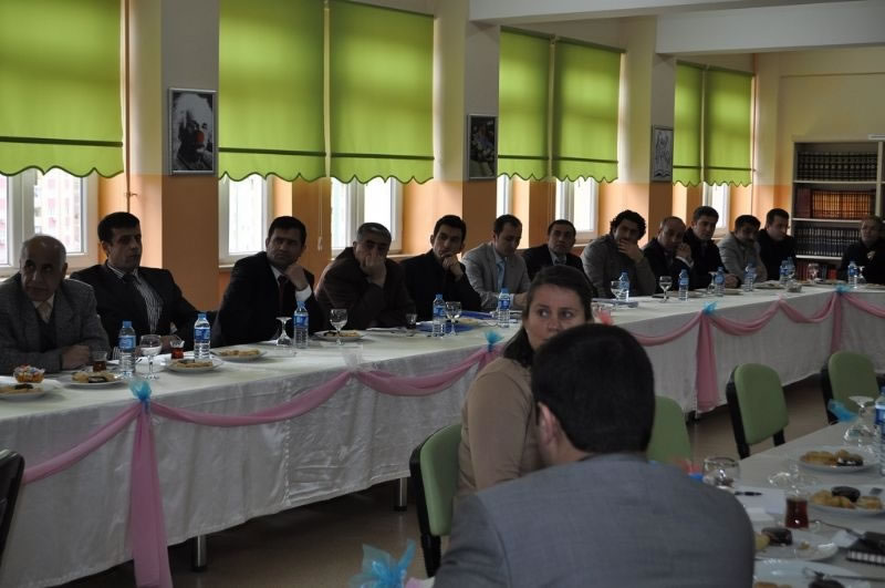 Ajans'tan Diyarbakır'daki Meslek Lisesi Yöneticilerine Tanıtım