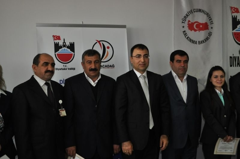 Diyarbakır Valiliği'nden Havaalanı Personeline İletişim Eğitimi