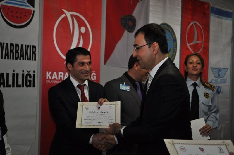 Diyarbakır Valiliği'nden Havaalanı Personeline İletişim Eğitimi
