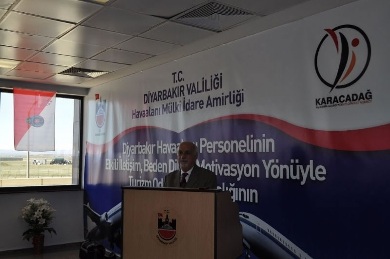 Diyarbakır Valiliği'nden Havaalanı Personeline İletişim Eğitimi