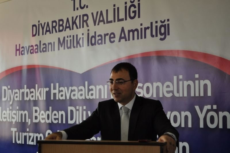 Diyarbakır Valiliği'nden Havaalanı Personeline İletişim Eğitimi