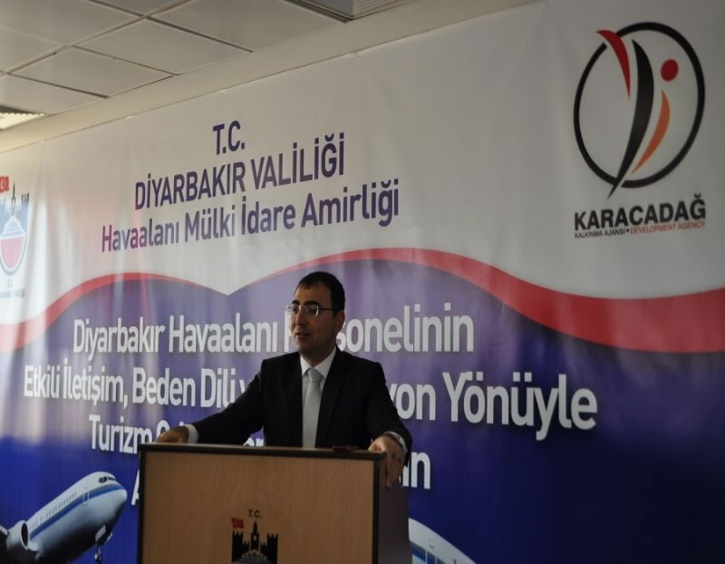 Diyarbakır Valiliği'nden Havaalanı Personeline İletişim Eğitimi