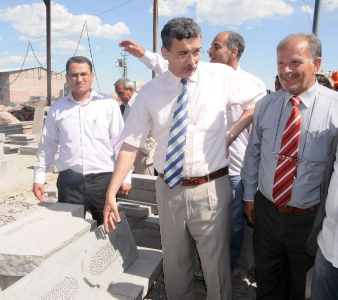 Tarlalardaki Bazalt Taşlar, Şimdi Şanlıurfa Kaldırımlarını Süslüyor