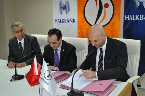 Yatırımcılara Destek İçin Ajansımız ile Halkbank Arasında İşbirliği Protokolü İmzalandı