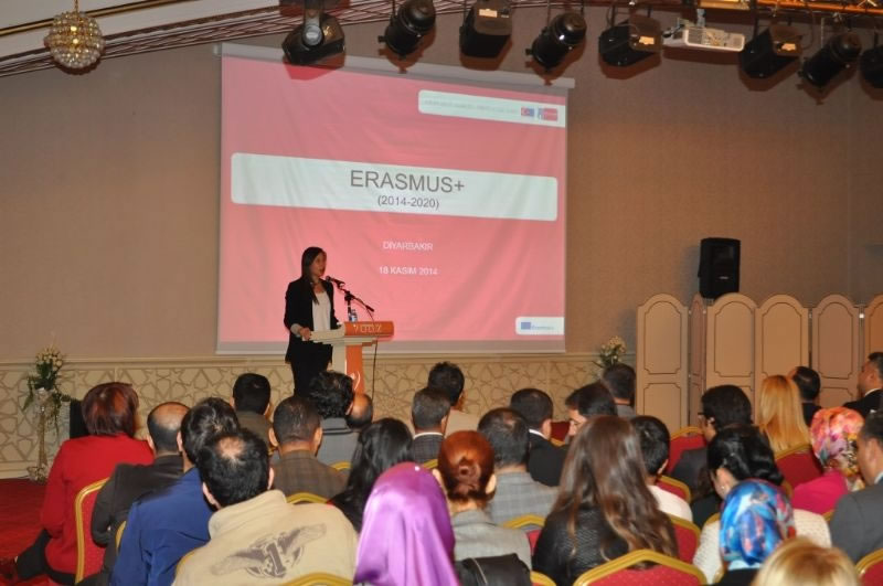 Gençlere Dünyayı Tanıma Fırsatı Sunan Erasmus Diyarbakır'da Tanıtıldı!