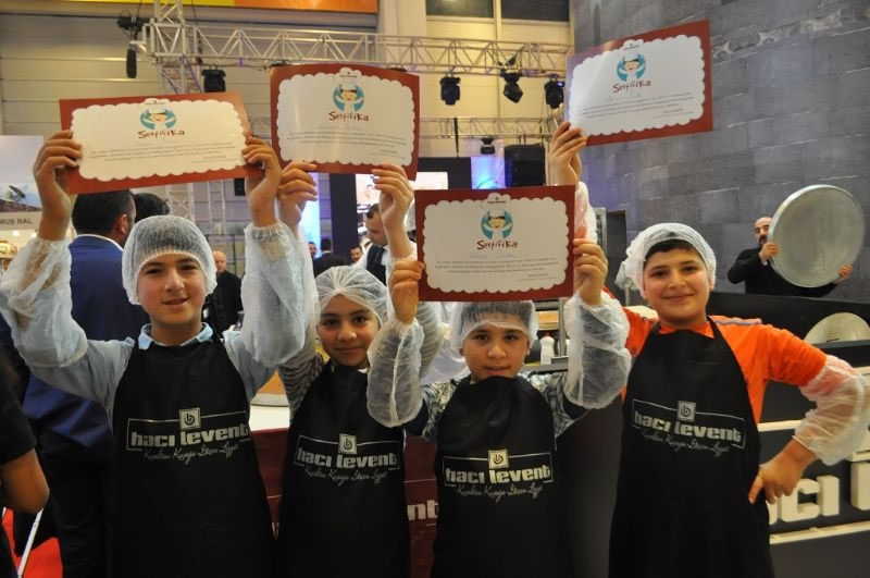 Kadayıfın Geleceği İçin Emıtt’te Minik Ellere Kadayıf Eğitimi Verildi