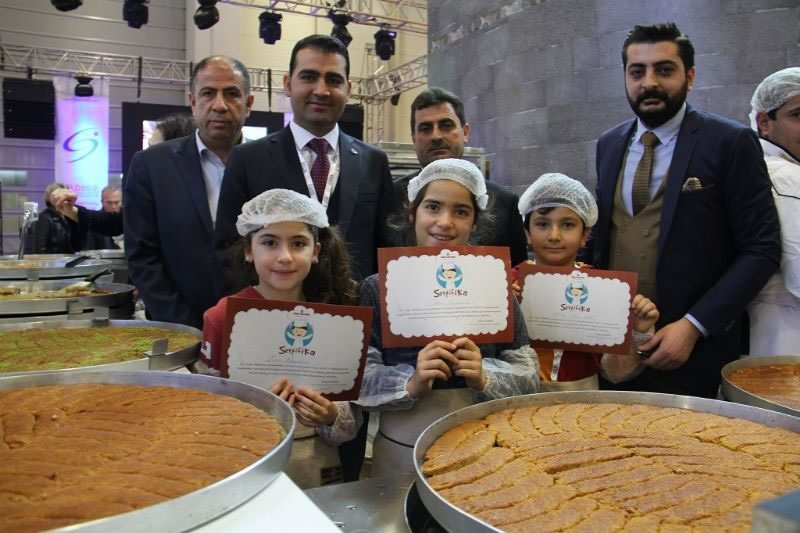 Kadayıfın Geleceği İçin Emıtt’te Minik Ellere Kadayıf Eğitimi Verildi