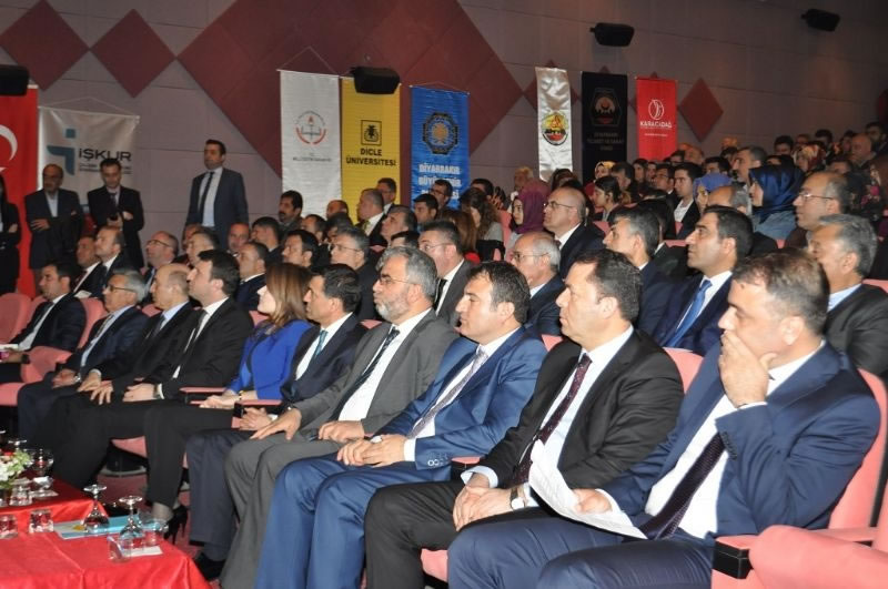 Diyarbakır İstihdam, Kariyer ve Girişimcilik Fuarı Başladı
