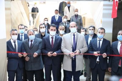 Diyarbakır’da Liseli Gençler İtalya’ya 1.5 Milyon Adet Koruyucu Kıyafet Dikiyor