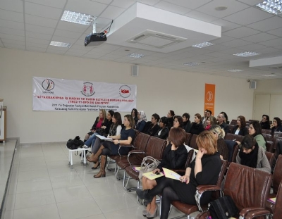 Diyarbakır İş Dünyasına ' Kadın Eli ' Değiyor