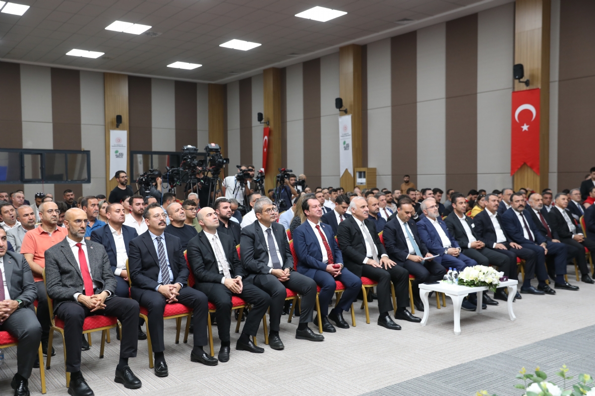 Bakan Kacır: Projelerimizle Diyarbakırlı Sanayicilerimize Daha Güvenilir Bir Altyapı Sunuyoruz