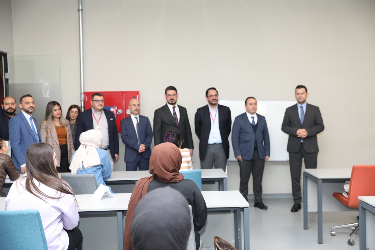 Gençler İş Yaşamına Çağrı Merkezlerinde Katılıyor