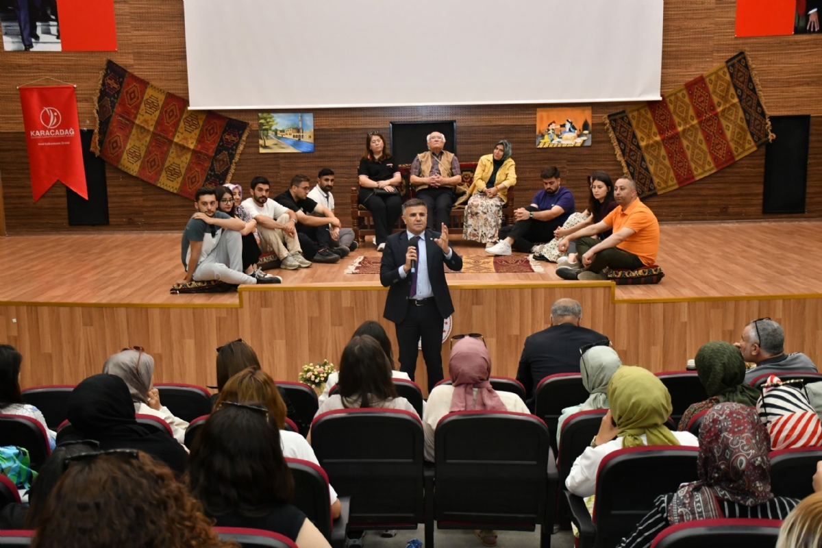 'Tarihin Sıfır Noktasında' 500 Öğretmene Eğitimde Masalların Yeri Eğitimi