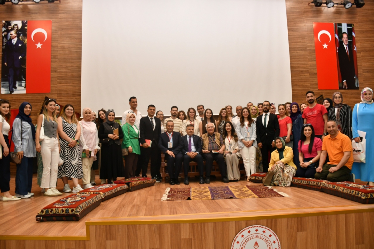 'Tarihin Sıfır Noktasında' 500 Öğretmene Eğitimde Masalların Yeri Eğitimi