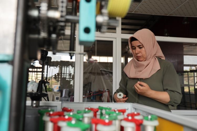 Türkiye’de Veterinerlere Yönelik İpek Ameliyat İpliği Diyarbakır’da Üretilmeye Başlandı