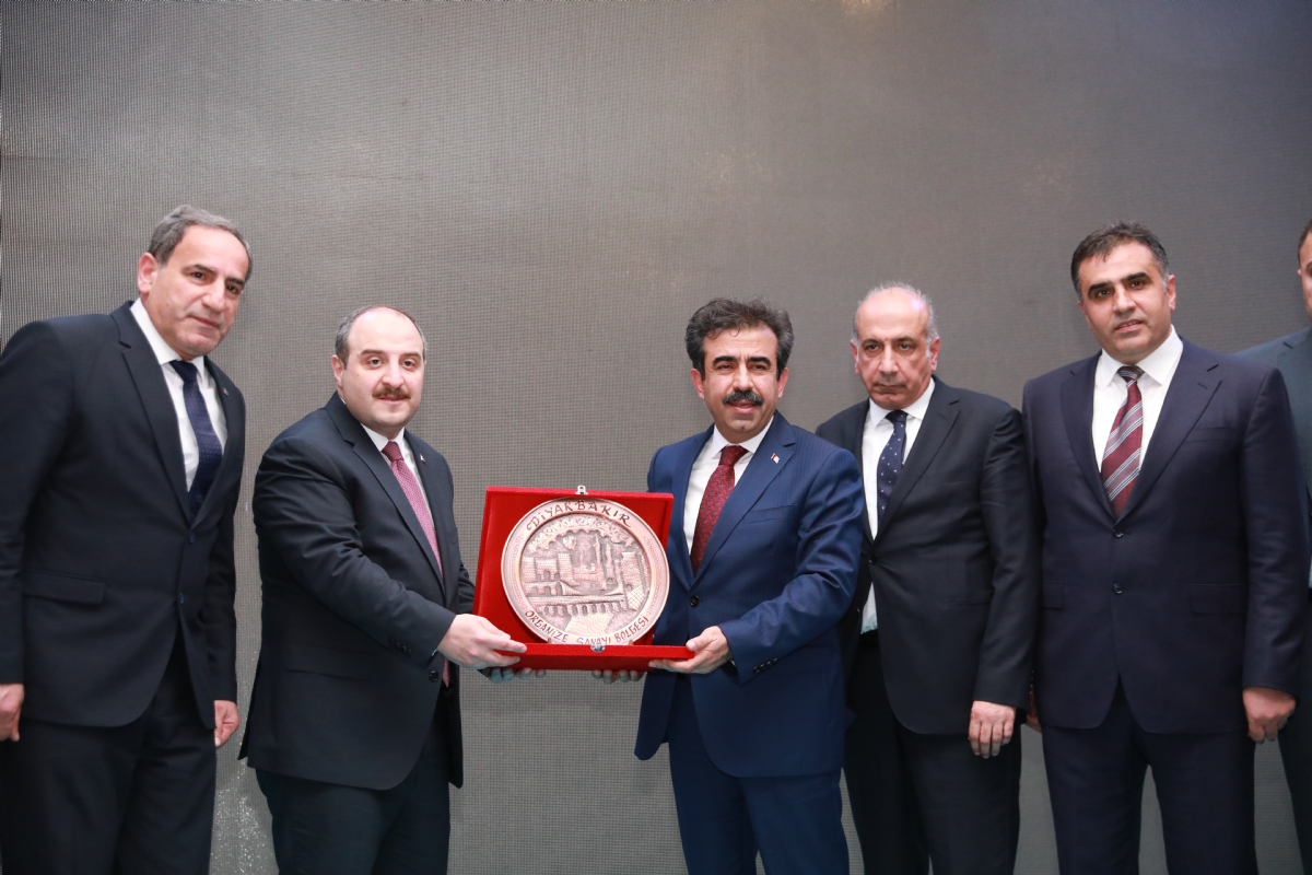Bakan Mustafa Varank: Tekstil İhtisas OSB, Diyarbakır’ın Gücüne Güç Katacak